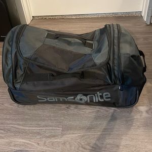 Samsonite 2 Wheeled Rolling Duffle bag - 22inch